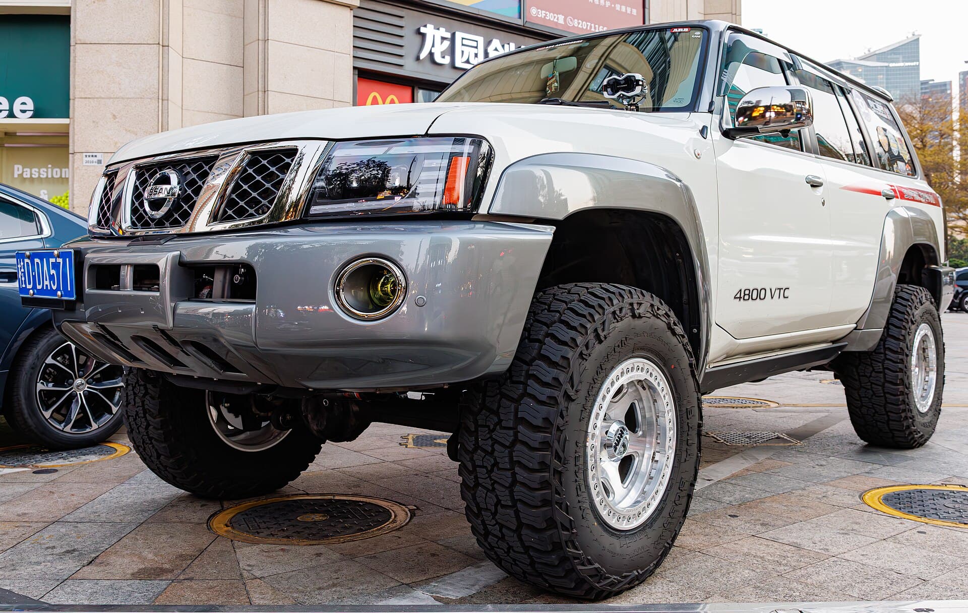 Nissan Patrol off-road
