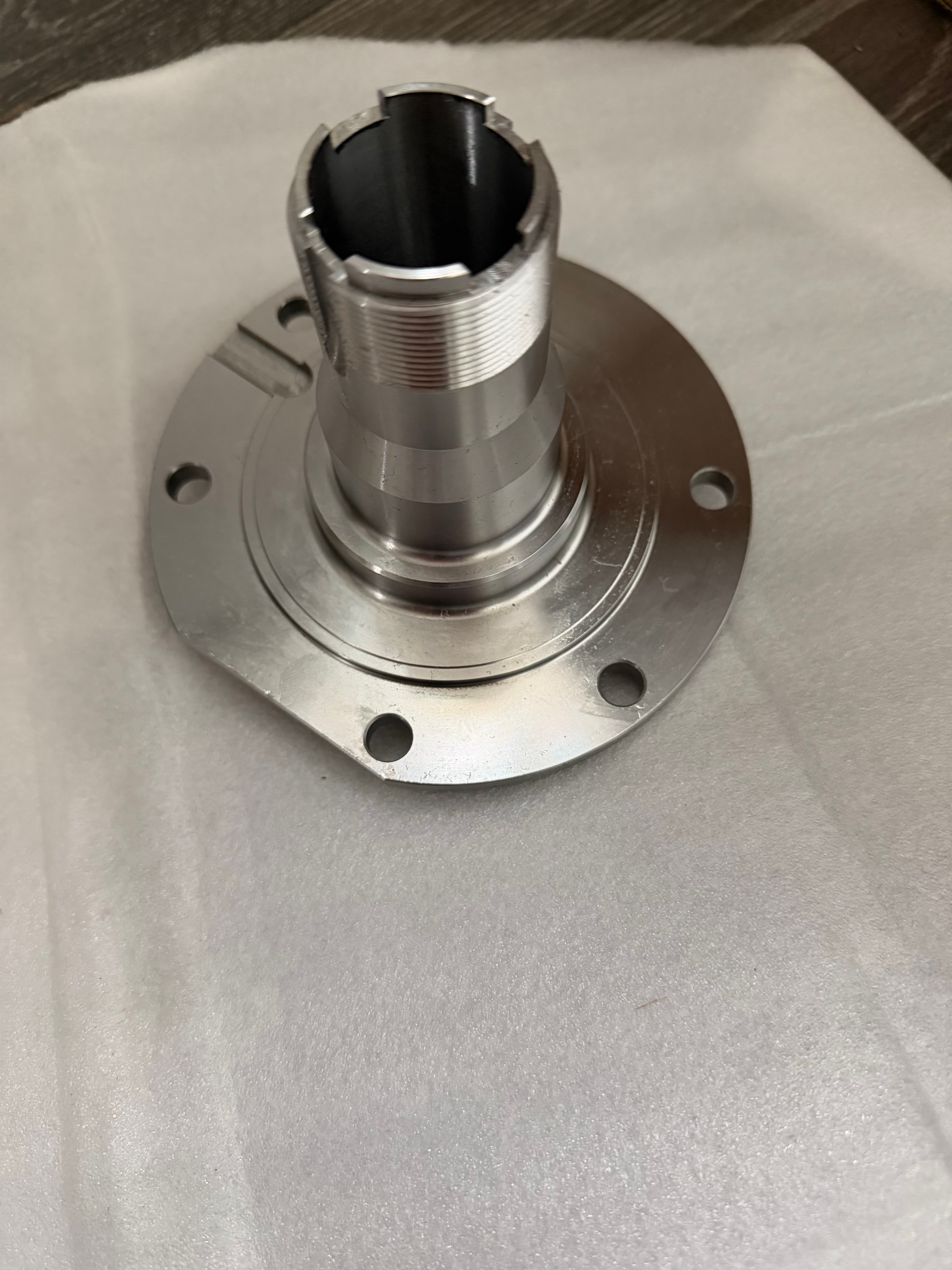 Nissan patrol y60 stub axle